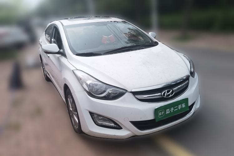 Used Hyundai Elantra (5th Generation / Langdong) 2015 1.6L Manual Leading Model Front Right 45 Deg