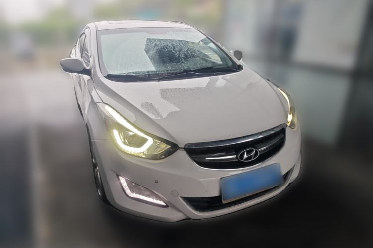 Used Hyundai Elantra (5th Generation / Langdong) 2015 1.6L Automatic Luxury Model Front Right 45 Deg