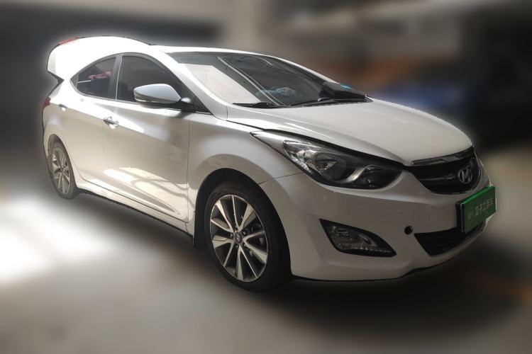 Used Hyundai Elantra (5th Generation / Langdong) 2015 1.6L Automatic Leading Model Front Right 45 Deg
