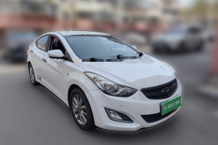 Used Hyundai Elantra (5th Generation / Langdong) 2015 1.6L Automatic Fashion Model Front Right 45 Deg