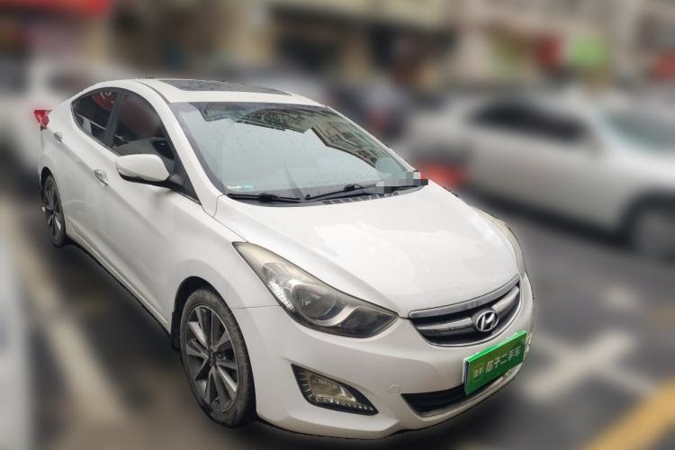Used Hyundai Elantra (5th Generation / Langdong) 2015 1.6L Automatic Leading Model Front Right 45 Deg