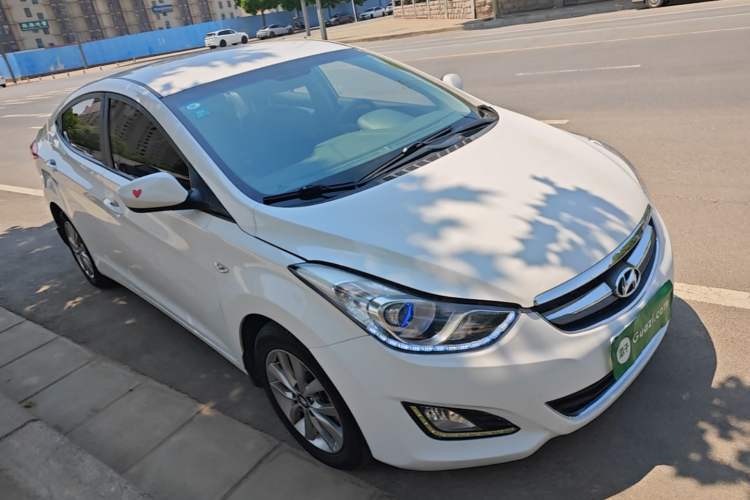 Used Hyundai Elantra (5th Generation / Langdong) 2015 1.6L Automatic Fashion Model Front Right 45 Deg