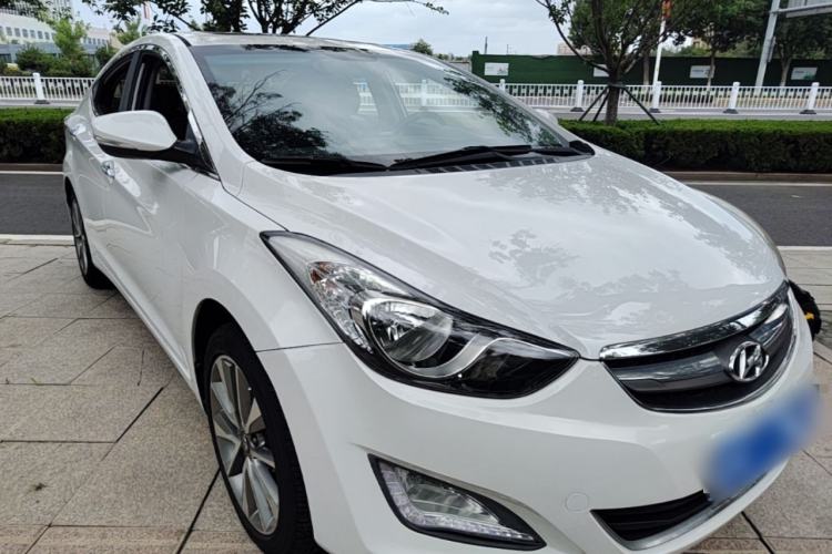 Used Hyundai Elantra (5th Generation / Langdong) 2015 1.6L Automatic Leading Model Front Right 45 Deg