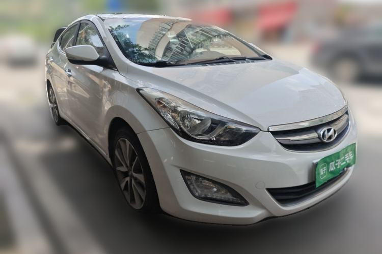 Used Hyundai Elantra (5th Generation / Langdong) 2015 1.6L Automatic Leading Model Front Right 45 Deg