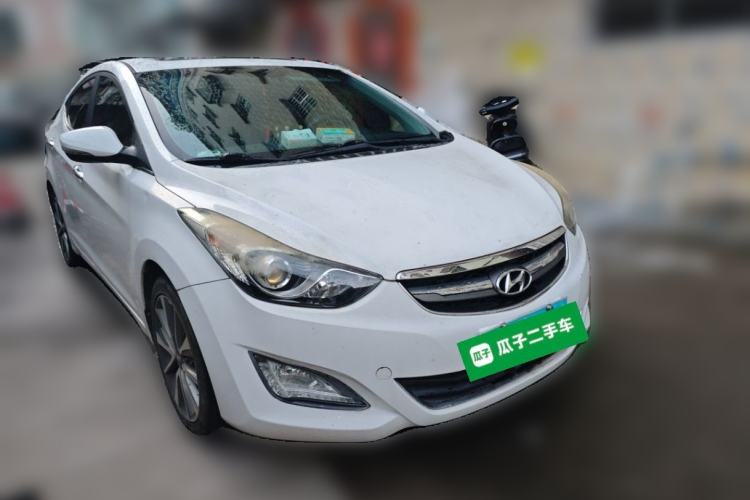 Used Hyundai Elantra (5th Generation / Langdong) 2015 1.6L Automatic Luxury Model Front Right 45 Deg