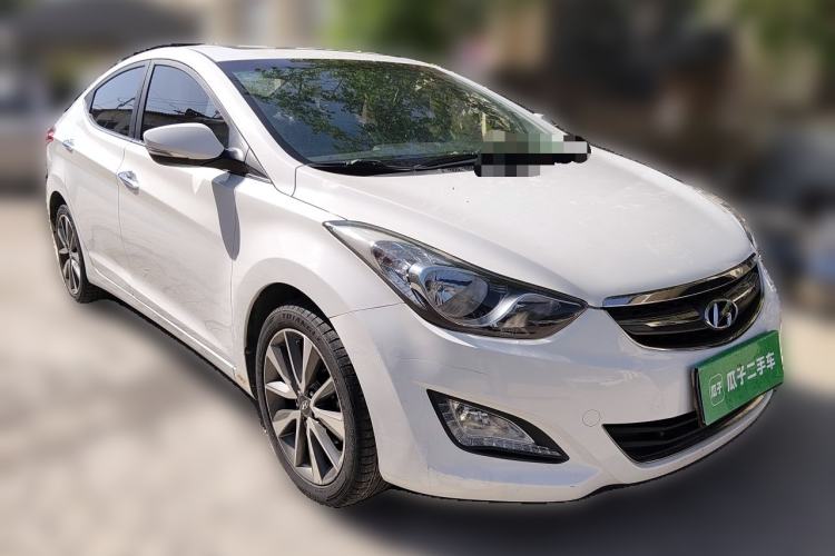Used Hyundai Elantra (5th Generation / Langdong) 2015 1.6L Automatic Leading Model Front Right 45 Deg