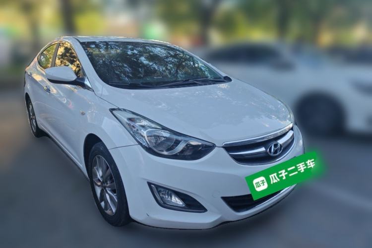 Used Hyundai Elantra (5th Generation / Langdong) 2015 1.6L Automatic Fashion Model Front Right 45 Deg