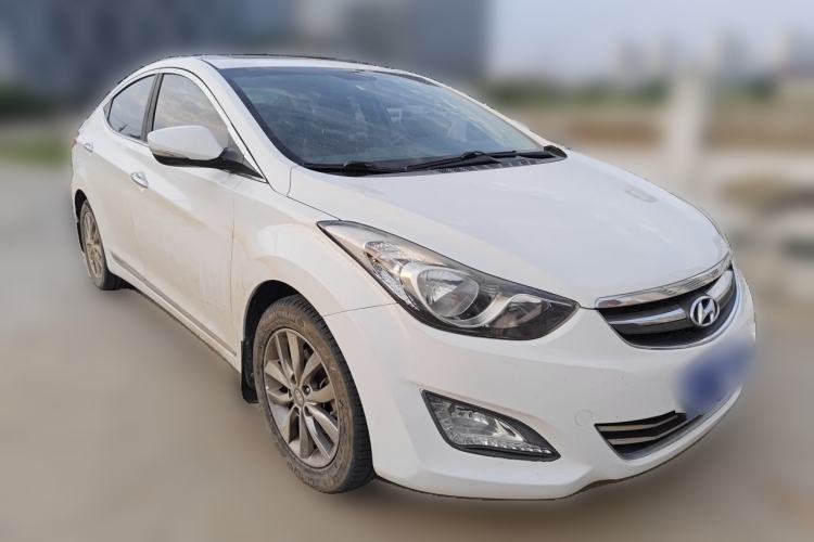 Used Hyundai Elantra (5th Generation / Langdong) 2015 1.6L Manual Leading Model Front Right 45 Deg