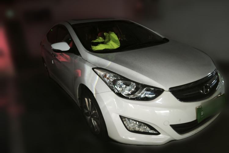 Used Hyundai Elantra (5th Generation / Langdong) 2015 1.6L Manual Leading Model Front Right 45 Deg