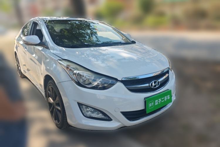 Used Hyundai Elantra (5th Generation / Langdong) 2015 1.6L Automatic Luxury Model Front Right 45 Deg