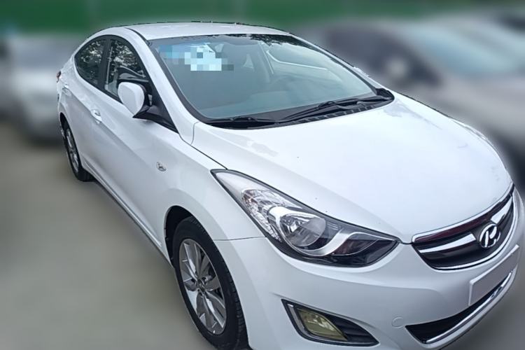Used Hyundai Elantra (5th Generation / Langdong) 2015 1.6L Automatic Fashion Model Front Right 45 Deg