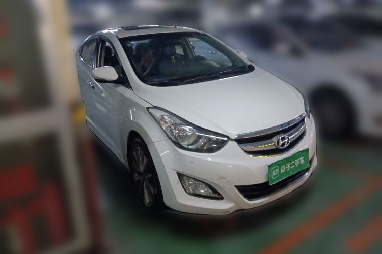 Used Hyundai Elantra (5th Generation / Langdong) 2015 1.6L Automatic Leading Model Front Right 45 Deg