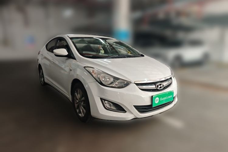 Used Hyundai Elantra (5th Generation / Langdong) 2015 1.6L Automatic Fashion Model Front Right 45 Deg