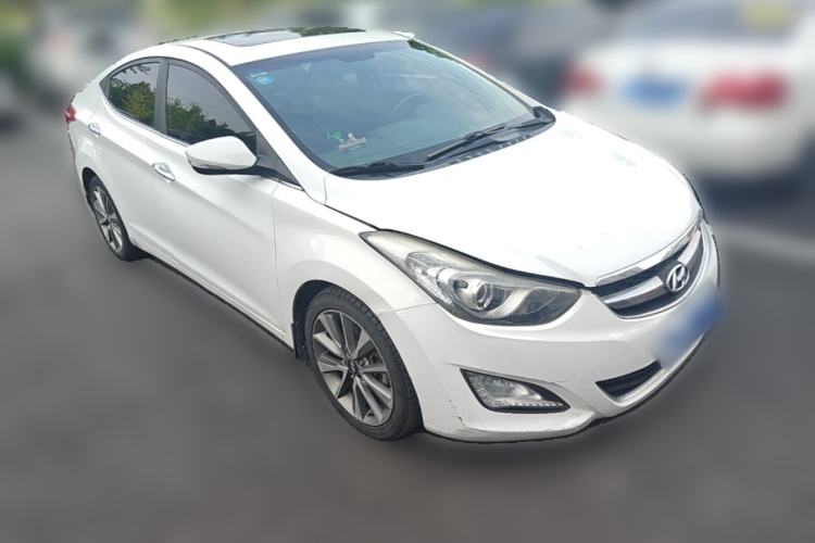 Used Hyundai Elantra (5th Generation / Langdong) 2015 1.6L Automatic Luxury Model Front Right 45 Deg