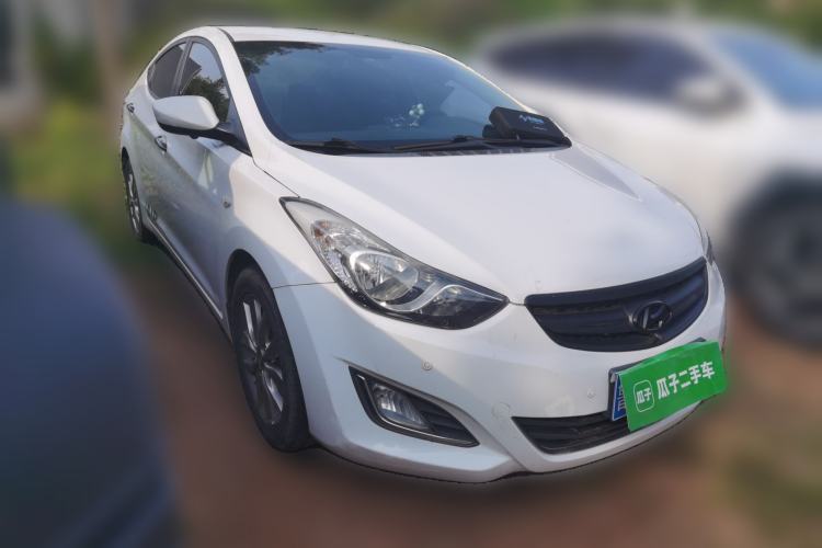 Used Hyundai Elantra (5th Generation / Langdong) 2015 1.6L Automatic Fashion Model Front Right 45 Deg