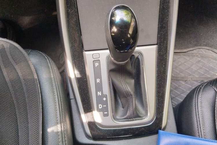 Used Hyundai Elantra (5th Generation / Langdong) 2015 1.6L Automatic Leading Model Gear Lever