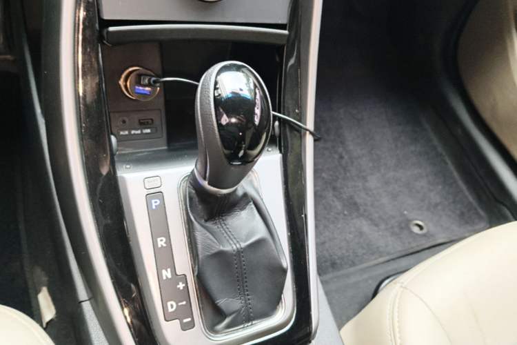 Used Hyundai Elantra (5th Generation / Langdong) 2015 1.6L Automatic Leading Model Gear Lever