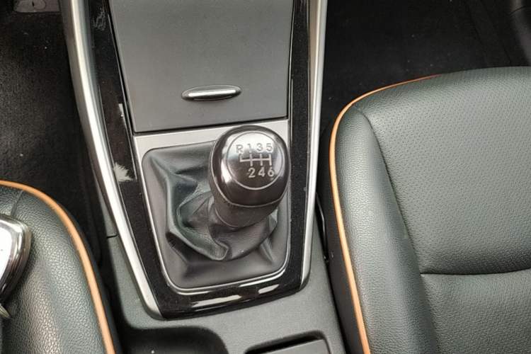 Used Hyundai Elantra (5th Generation / Langdong) 2015 1.6L Manual Leading Model Gear Lever