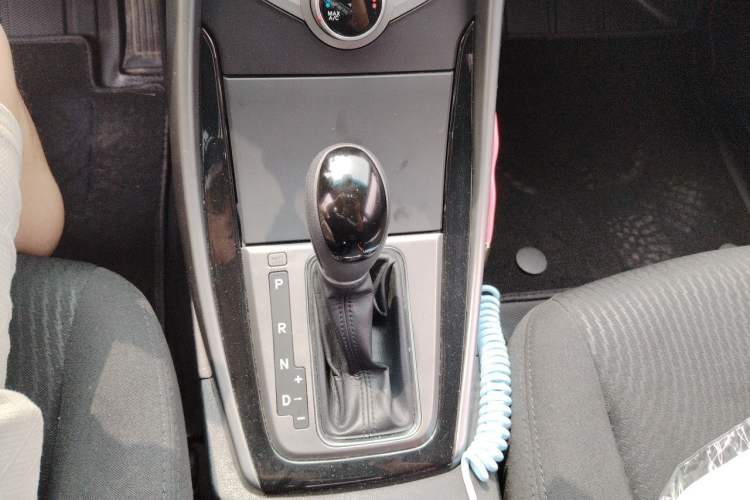 Used Hyundai Elantra (5th Generation / Langdong) 2015 1.6L Automatic Leading Model Gear Lever