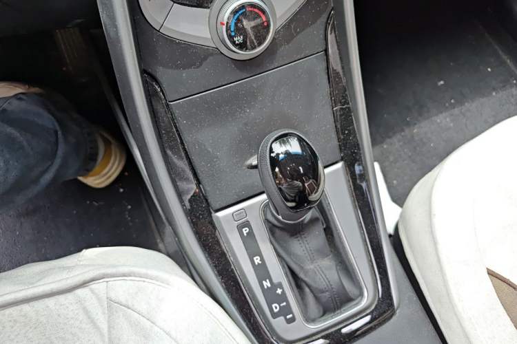 Used Hyundai Elantra (5th Generation / Langdong) 2015 1.6L Automatic Leading Model Gear Lever