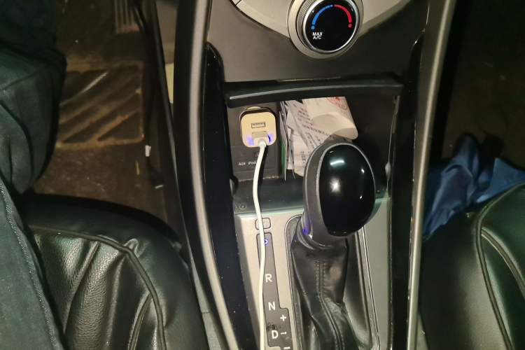 Used Hyundai Elantra (5th Generation / Langdong) 2015 1.6L Automatic Leading Model Gear Lever