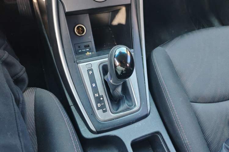 Used Hyundai Elantra (5th Generation / Langdong) 2015 1.6L Automatic Fashion Model Gear Lever