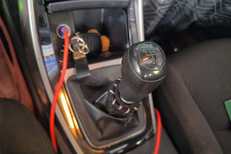 Used Hyundai Elantra (5th Generation / Langdong) 2015 1.6L Manual Leading Model Gear Lever