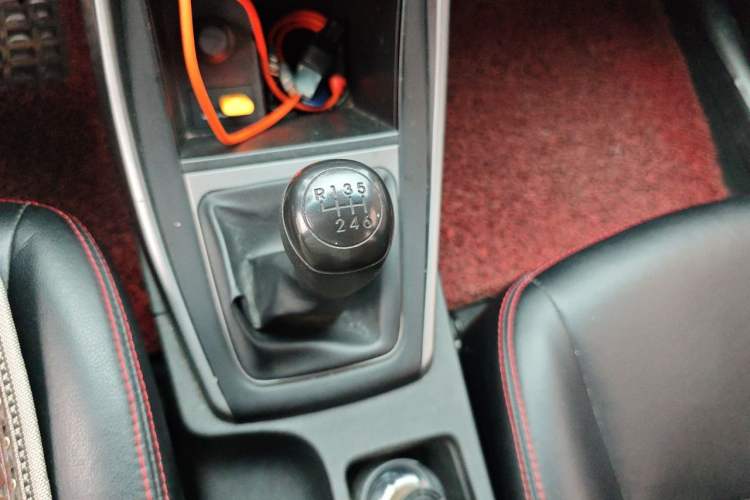 Used Hyundai Elantra (5th Generation / Langdong) 2015 1.6L Manual Fashion Edition Gear Lever