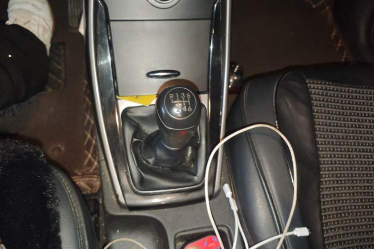 Used Hyundai Elantra (5th Generation / Langdong) 2015 1.6L Manual Leading Model Gear Lever