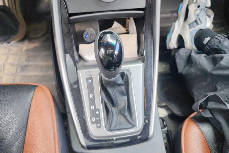 Used Hyundai Elantra (5th Generation / Langdong) 2015 1.6L Automatic Leading Model Gear Lever