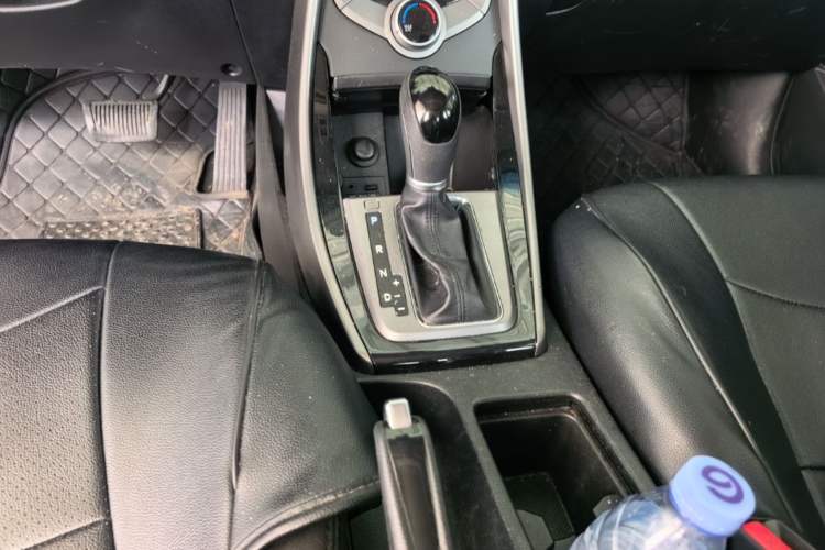 Used Hyundai Elantra (5th Generation / Langdong) 2015 1.6L Automatic Leading Model Gear Lever