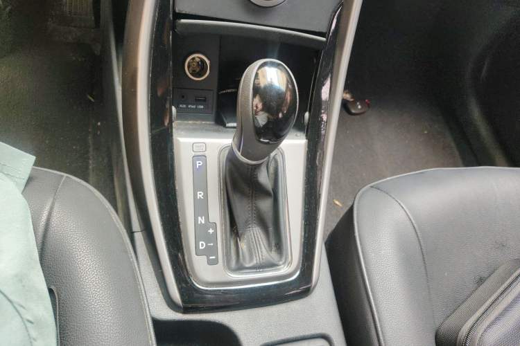 Used Hyundai Elantra (5th Generation / Langdong) 2015 1.6L Automatic Fashion Model Gear Lever