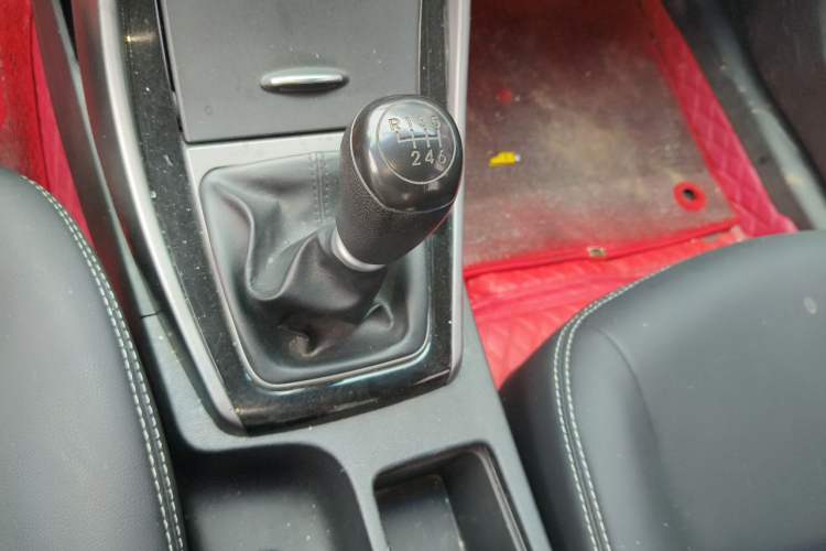 Used Hyundai Elantra (5th Generation / Langdong) 2015 1.6L Manual Leading Model Gear Lever