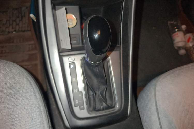 Used Hyundai Elantra (5th Generation / Langdong) 2015 1.6L Automatic Fashion Model Gear Lever