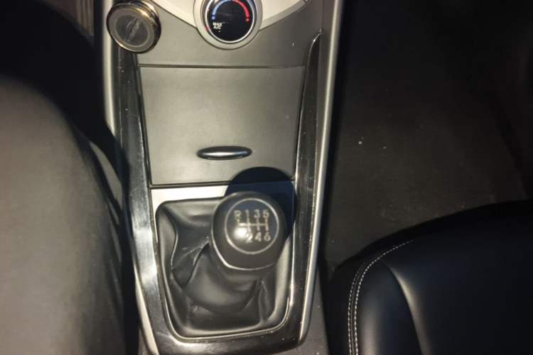 Used Hyundai Elantra (5th Generation / Langdong) 2015 1.6L Manual Leading Model Gear Lever