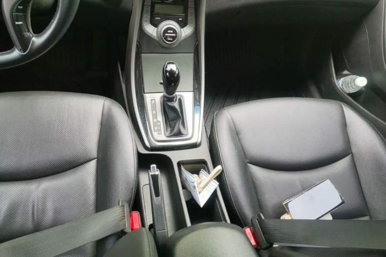 Used Hyundai Elantra (5th Generation / Langdong) 2015 1.6L Automatic Luxury Model Gear Lever