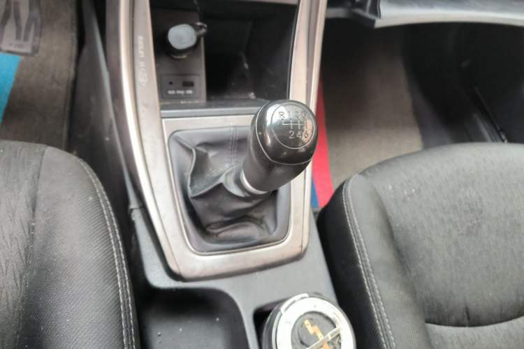 Used Hyundai Elantra (5th Generation / Langdong) 2015 1.6L Manual Fashion Edition Gear Lever