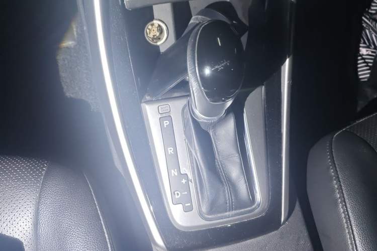 Used Hyundai Elantra (5th Generation / Langdong) 2015 1.6L Automatic Leading Model Gear Lever
