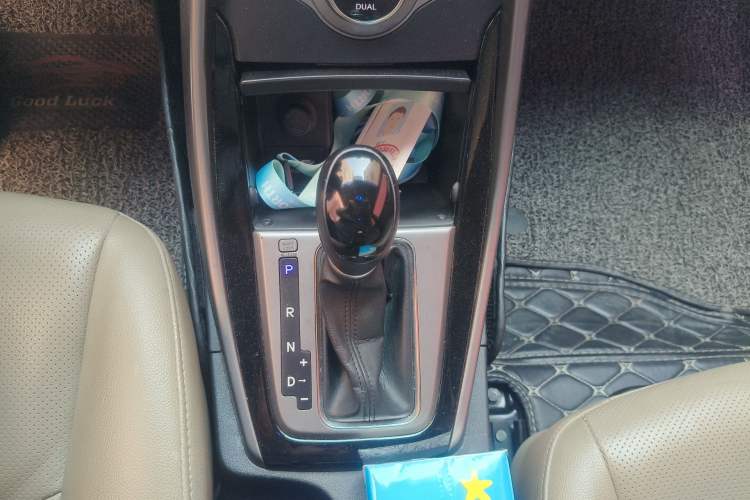 Used Hyundai Elantra (5th Generation / Langdong) 2015 1.6L Automatic Luxury Model Gear Lever