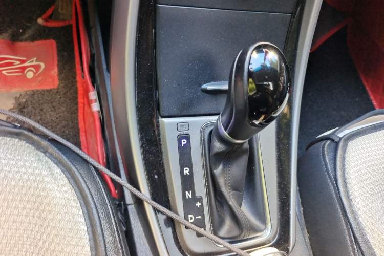 Used Hyundai Elantra (5th Generation / Langdong) 2015 1.6L Automatic Luxury Model Gear Lever