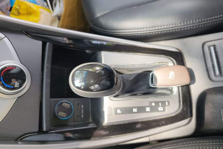 Used Hyundai Elantra (5th Generation / Langdong) 2015 1.6L Automatic Leading Model Gear Lever
