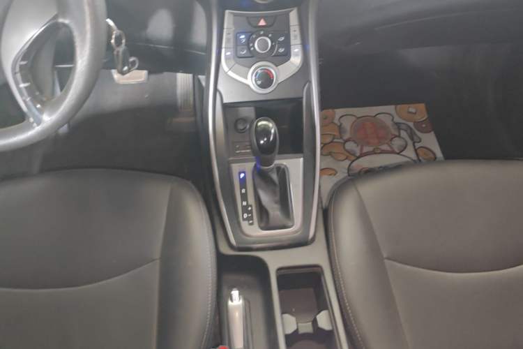 Used Hyundai Elantra (5th Generation / Langdong) 2015 1.6L Automatic Fashion Model Gear Lever