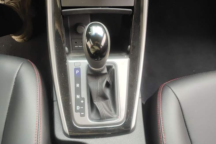 Used Hyundai Elantra (5th Generation / Langdong) 2015 1.6L Automatic Leading Model Gear Lever