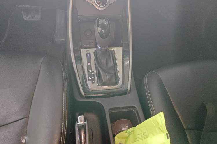 Used Hyundai Elantra (5th Generation / Langdong) 2015 1.6L Automatic Leading Model Gear Lever