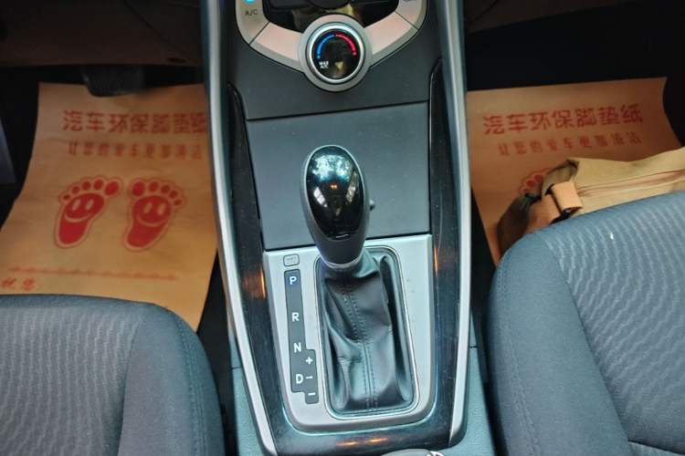 Used Hyundai Elantra (5th Generation / Langdong) 2015 1.6L Automatic Leading Model Gear Lever