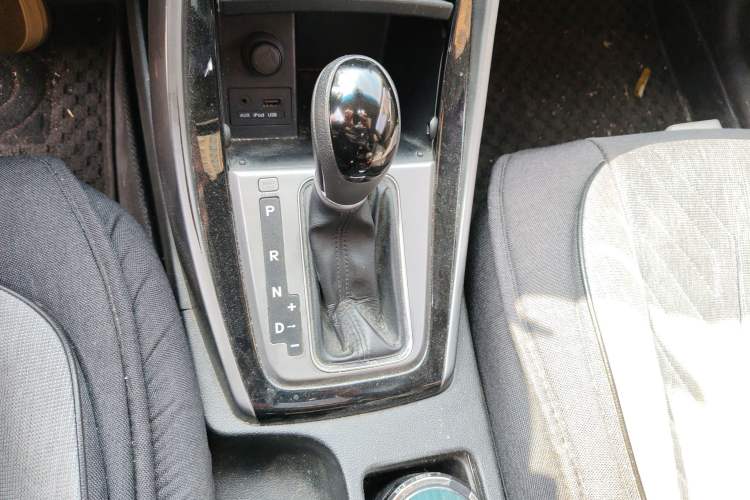 Used Hyundai Elantra (5th Generation / Langdong) 2015 1.6L Automatic Leading Model Gear Lever