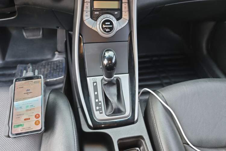 Used Hyundai Elantra (5th Generation / Langdong) 2015 1.6L Automatic Luxury Model Gear Lever