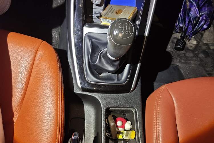 Used Hyundai Elantra (5th Generation / Langdong) 2015 1.6L Manual Leading Model Gear Lever
