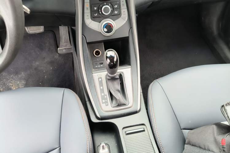 Used Hyundai Elantra (5th Generation / Langdong) 2015 1.6L Automatic Fashion Model Gear Lever