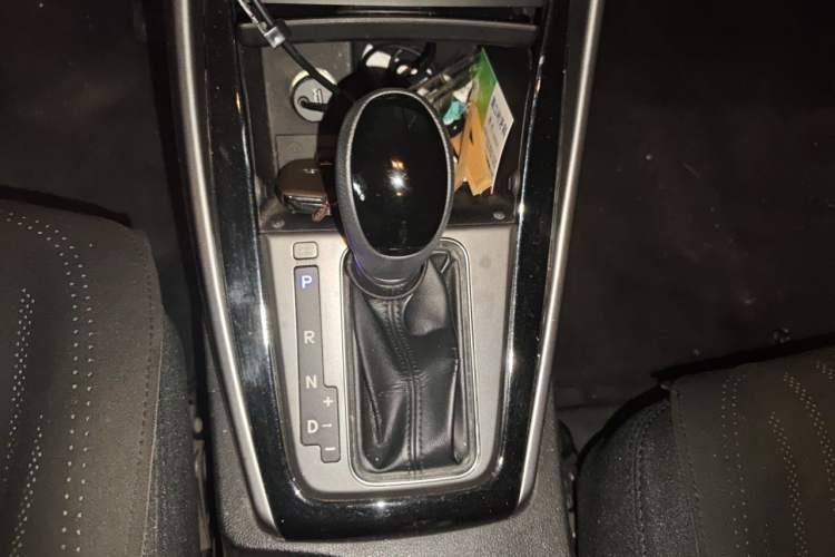 Used Hyundai Elantra (5th Generation / Langdong) 2015 1.6L Automatic Leading Model Gear Lever